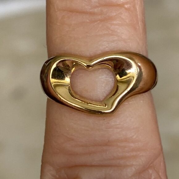 Tiffany & Co. 18K Elsa Peretti Open Heart Ring - Picture 6 of 10
